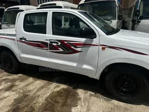 Toyota Hilux 2.5 D-4D 4X4 SRX 2012 White
