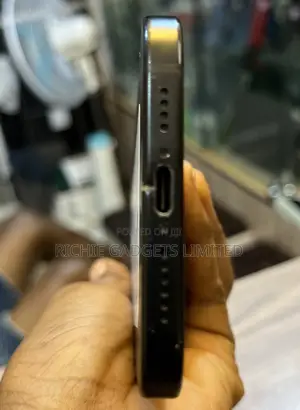 Apple iPhone 15 Plus 128 GB Black
