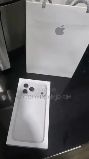 New Apple iPhone 17 Pro Max 256 GB White