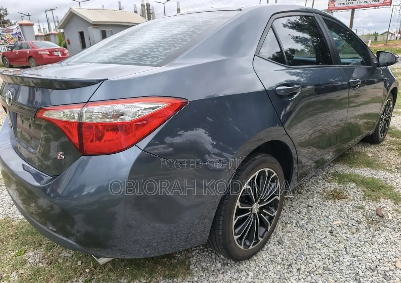 Toyota Corolla 2015 Gray