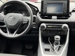 Toyota RAV4 XLE AWD 2020 Red