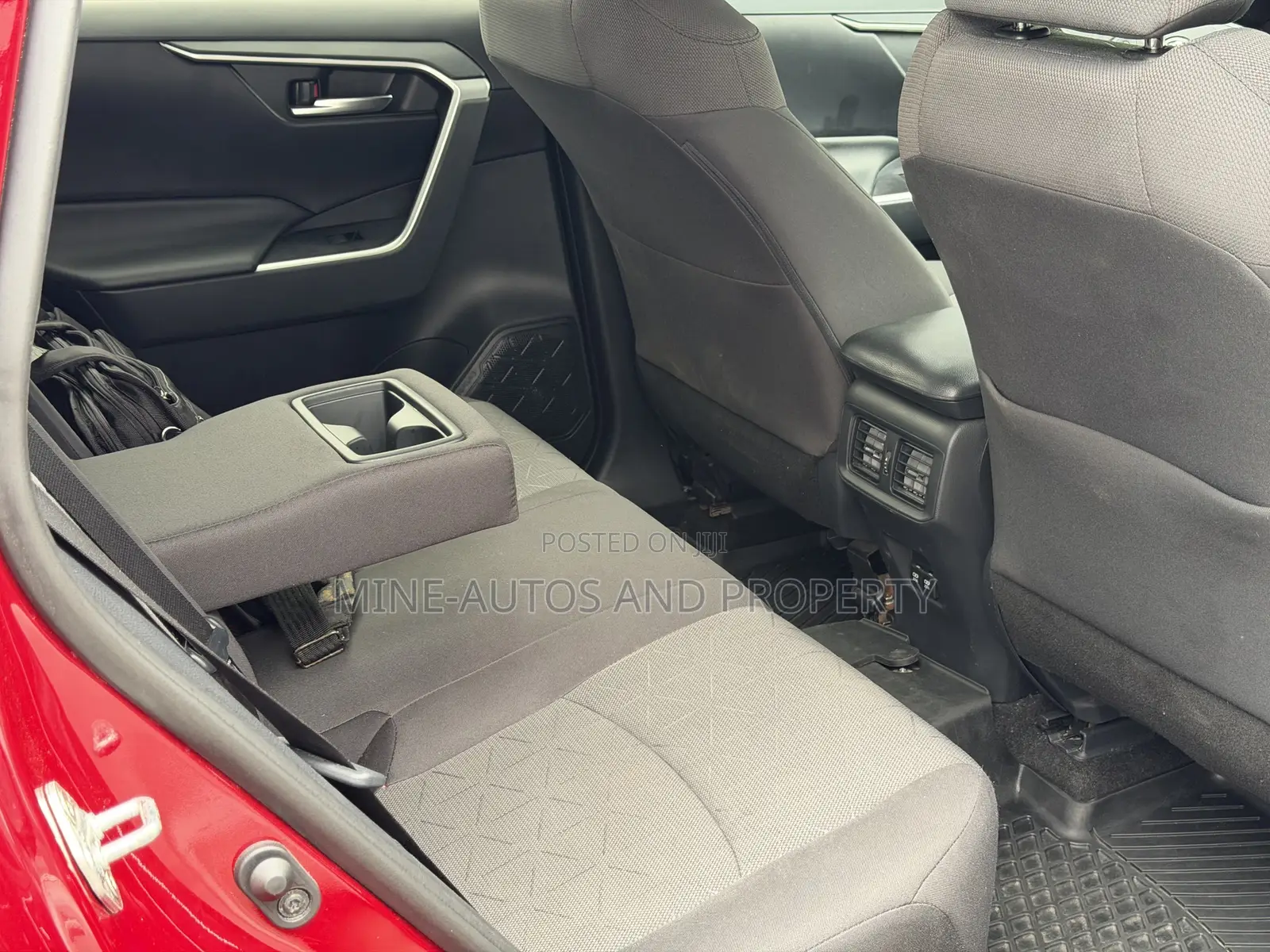 Toyota RAV4 XLE AWD 2020 Red