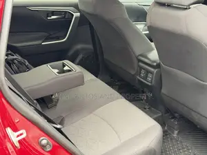 Toyota RAV4 XLE AWD 2020 Red