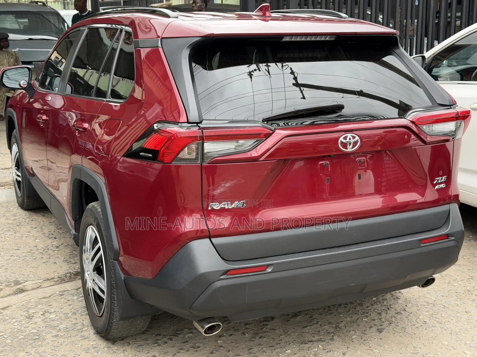 Toyota RAV4 XLE AWD 2020 Red