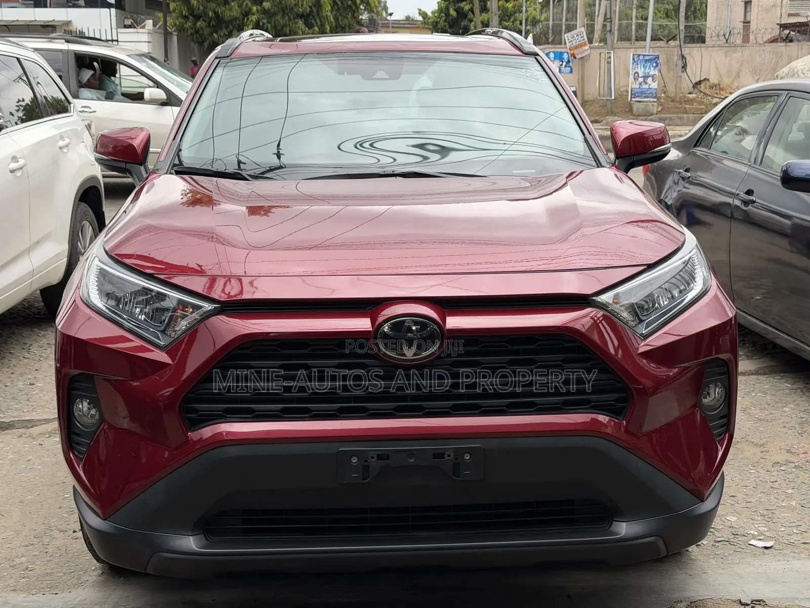 Toyota RAV4 XLE AWD 2020 Red