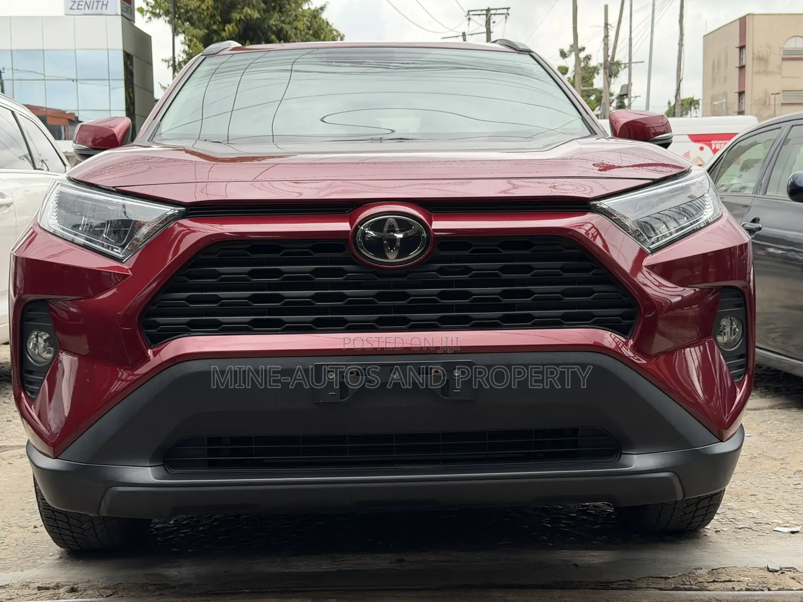 Toyota RAV4 XLE AWD 2020 Red