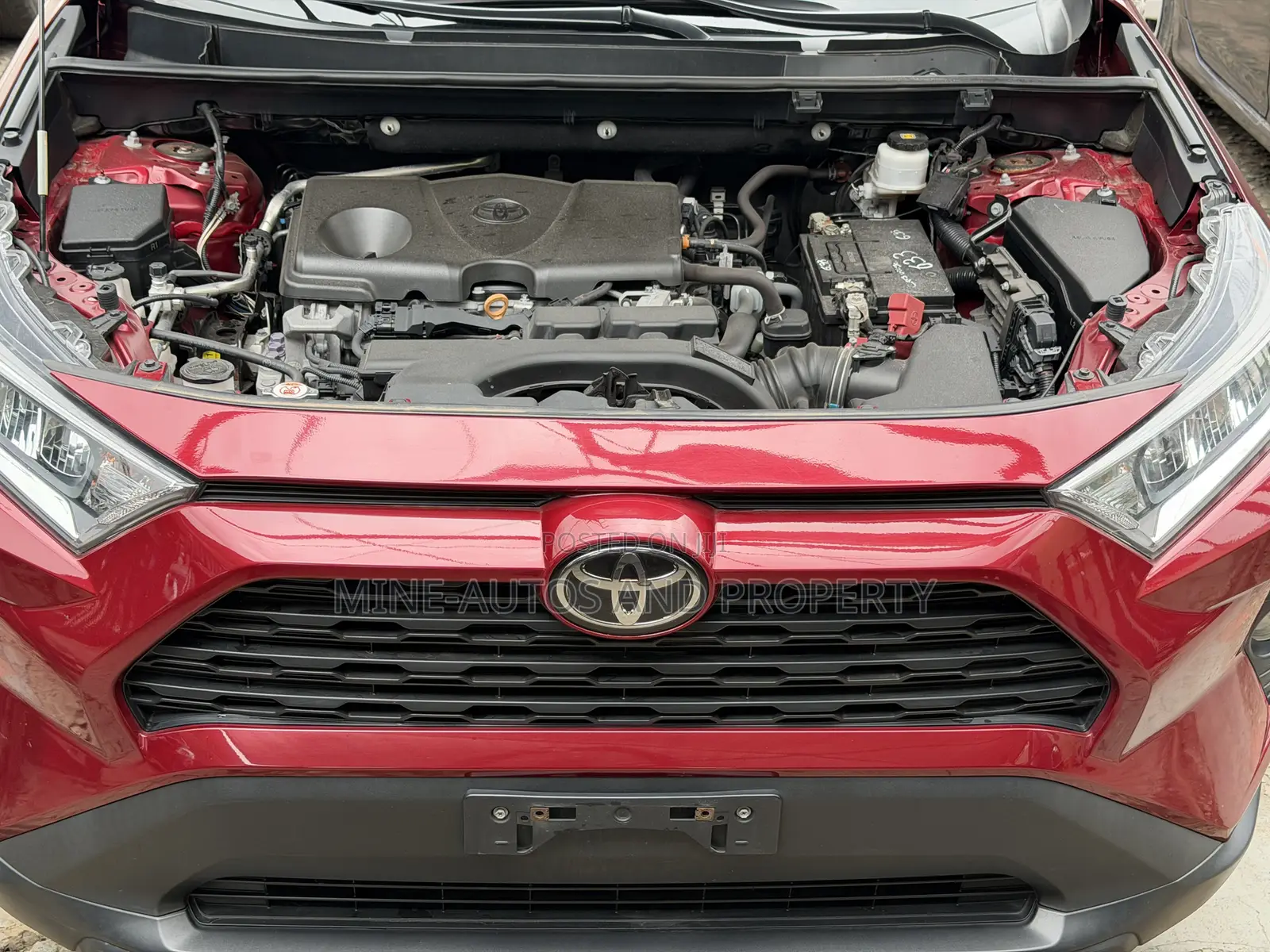 Toyota RAV4 XLE AWD 2020 Red