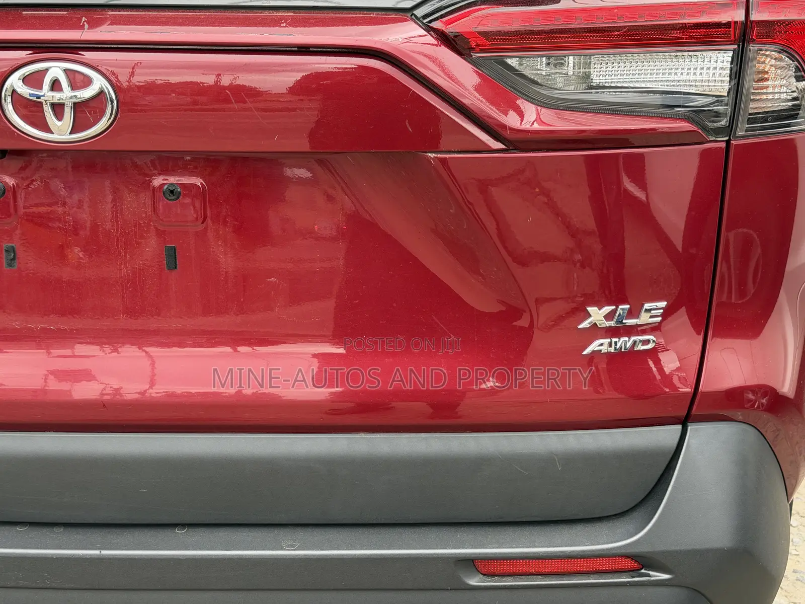 Toyota RAV4 XLE AWD 2020 Red