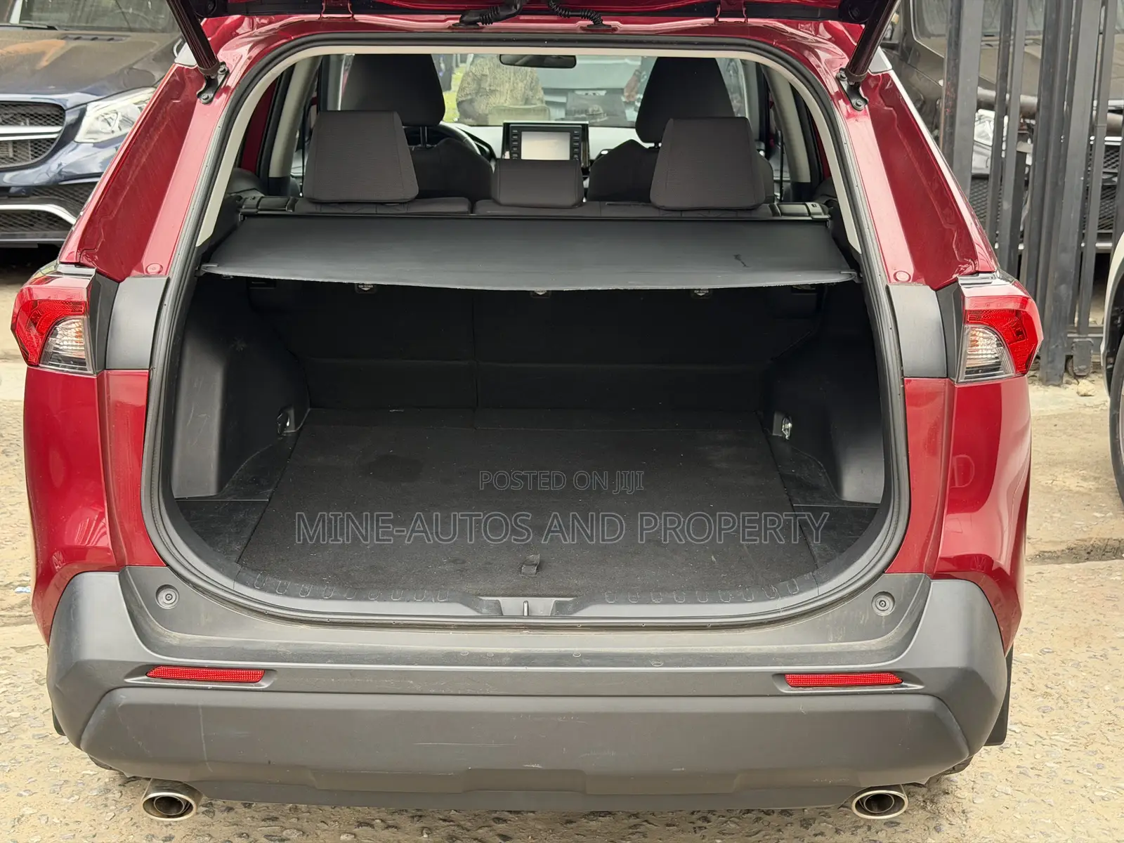 Toyota RAV4 XLE AWD 2020 Red