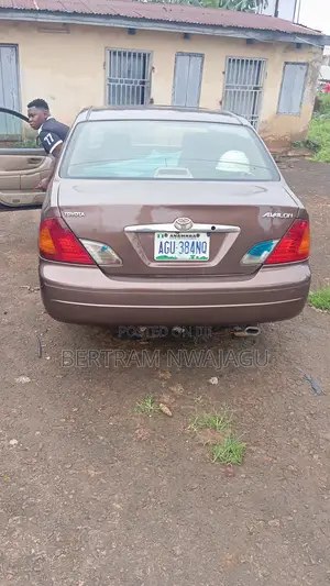 Toyota Avalon XL w/Bucket Seats 2002