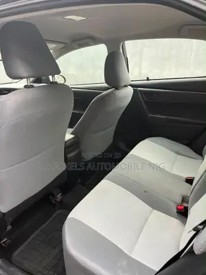 Toyota Corolla LE 4dr Sedan (1.8L 4cyl CVT) 2015 Blue