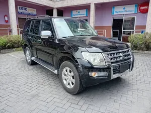 Mitsubishi Pajero 2015 Black