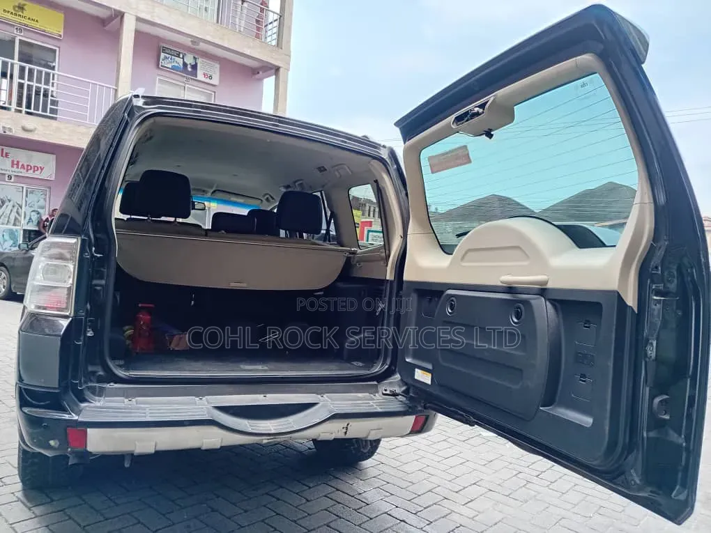 Mitsubishi Pajero 2015 Black