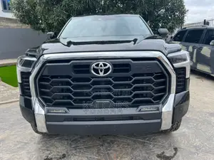 Toyota Tundra 2023 Black