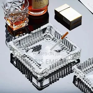 Qaulity Crystal Glass Ash Tray Available
