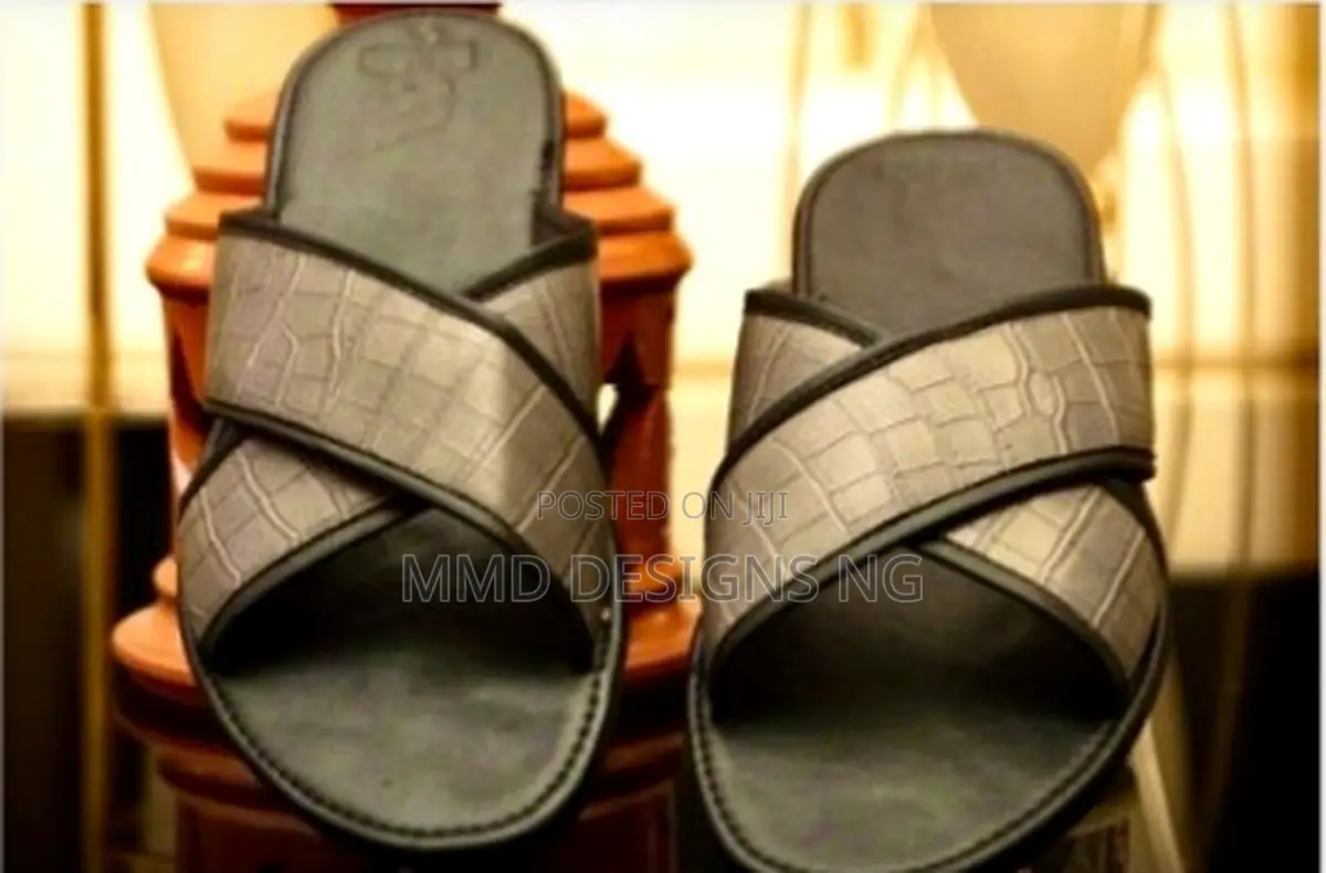 MMD Shadow Rider Men's Grey Black Cross-Strap Slides