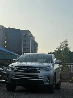 Toyota Highlander Limited 4x4 V6 (3.5L 6cyl 8A) 2017 Silver