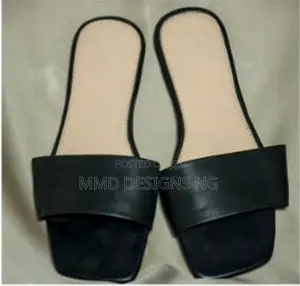 MMD YarBelle Women's Black Square-Toe Slides Size 39