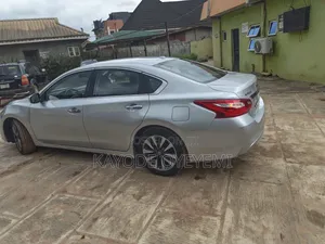 Nissan Altima 2017 Silver