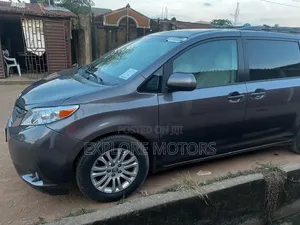 Toyota Sienna 2014 Gray