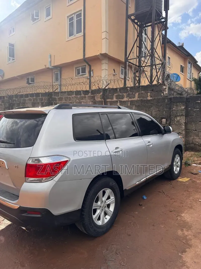 Toyota Highlander 2012 Silver