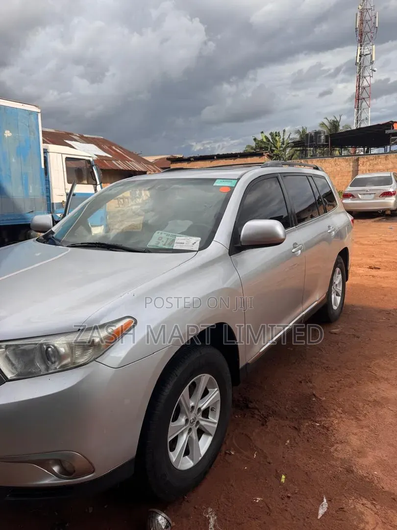 Toyota Highlander 2012 Silver