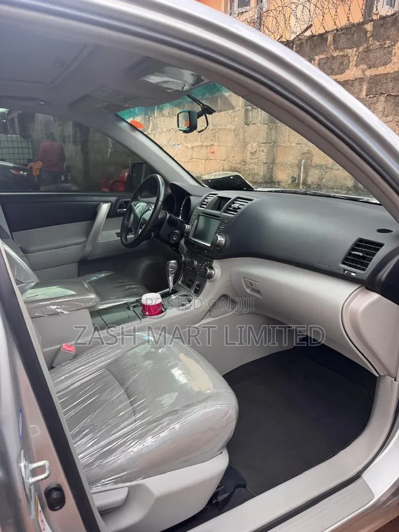 Toyota Highlander 2012 Silver
