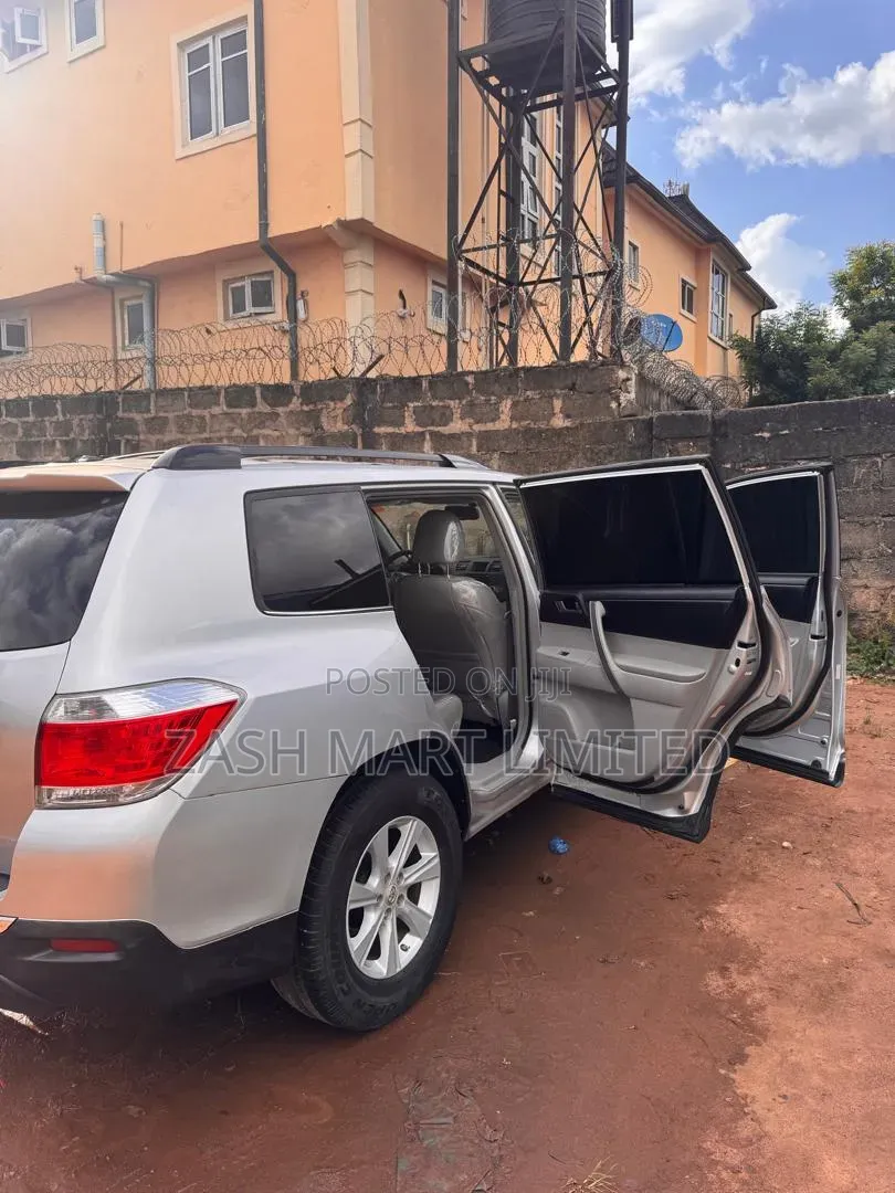 Toyota Highlander 2012 Silver