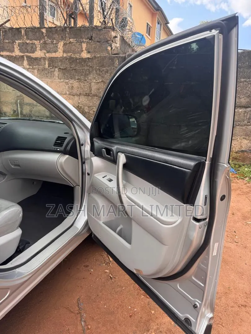 Toyota Highlander 2012 Silver