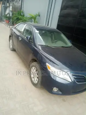 Toyota Camry XLE 4dr Sedan (2.5L 4cyl 6AM) 2010 Blue