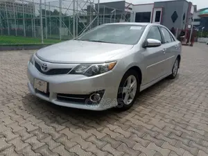 Toyota Camry 2014 Silver