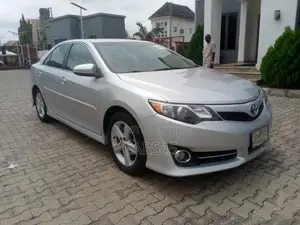 Toyota Camry 2014 Silver