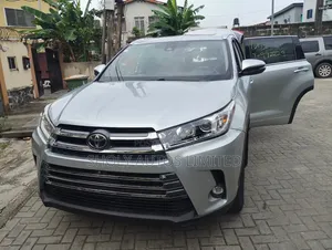 Toyota Highlander Limited 2019 Silver