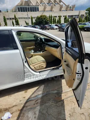 Lexus ES 350 FWD 2014 White