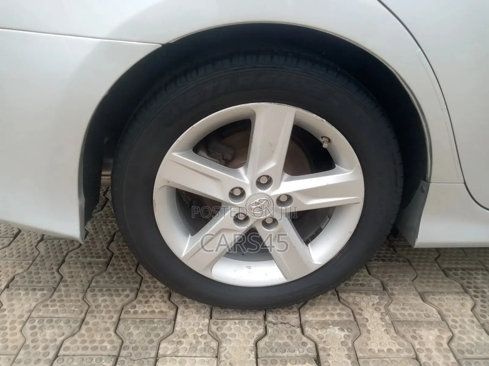 Toyota Camry 2014 Silver