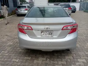Toyota Camry 2014 Silver