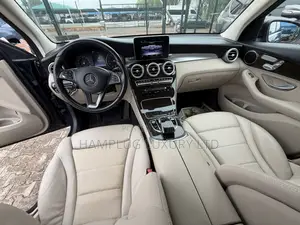 Mercedes-Benz GLC-Class 2016 Blue