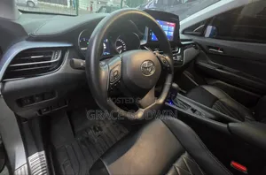 Toyota C-HR 2023 Silver