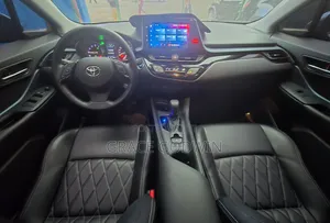 Toyota C-HR 2023 Silver