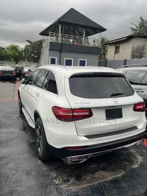 Mercedes-Benz GLC-Class 2017 White