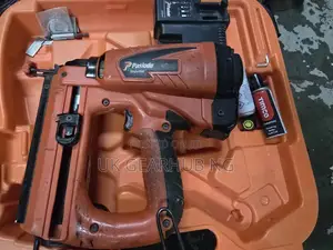 Paslode IM65 F16 Lithium Gas Nail Gun + Battery Charger & Case
