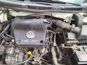 Volkswagen Golf 2004 White