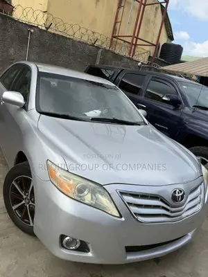 Toyota Camry LE 4dr Sedan (2.5L 4cyl 6AM) 2010 Silver