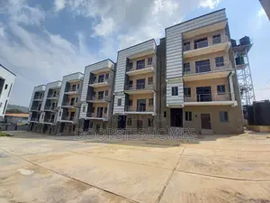 4bdrm Townhouse/Terrace in Serenity Park Estate, Life Camp for sale