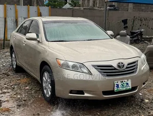 Toyota Camry 2008 Gold