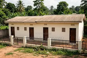 5bdrm Block of Flats in Ukwuani for sale