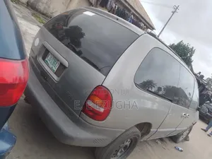 Chrysler Voyager 2004 Gray