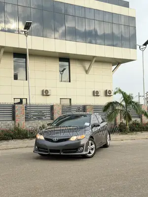 Toyota Camry L 4dr Sedan (2.5L 4cyl 6A) 2014 Gray