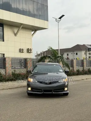 Toyota Camry L 4dr Sedan (2.5L 4cyl 6A) 2014 Gray