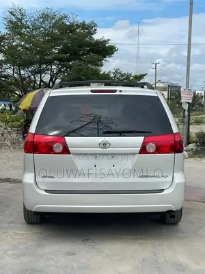 Toyota Sienna XLE Limited AWD 2006 White